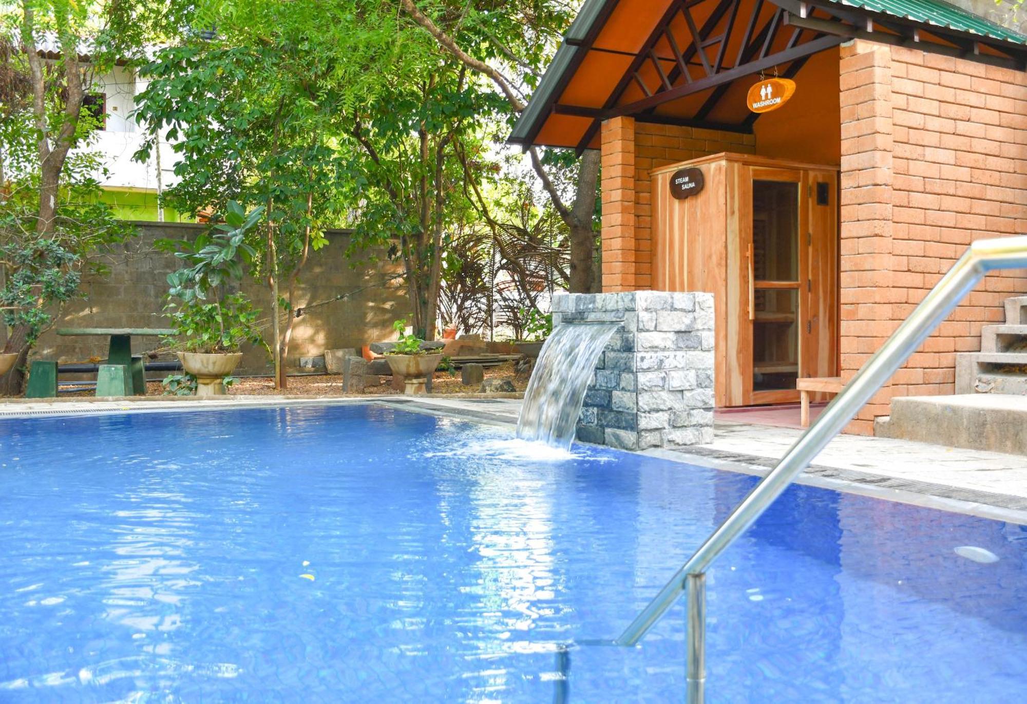 Hotel Gala Addara ดัมบูลลา ภายนอก รูปภาพ