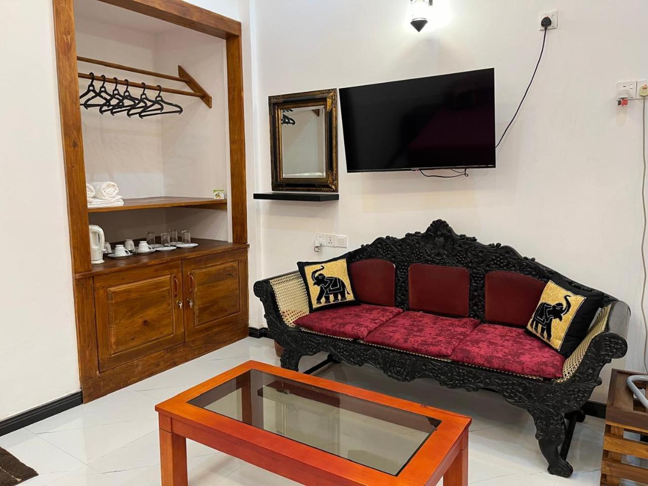 Hotel Gala Addara ดัมบูลลา ภายนอก รูปภาพ
