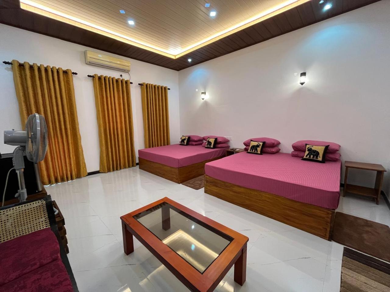 Hotel Gala Addara ดัมบูลลา ภายนอก รูปภาพ