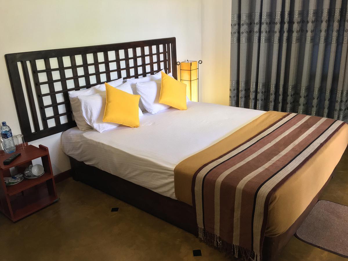 Hotel Gala Addara ดัมบูลลา ภายนอก รูปภาพ